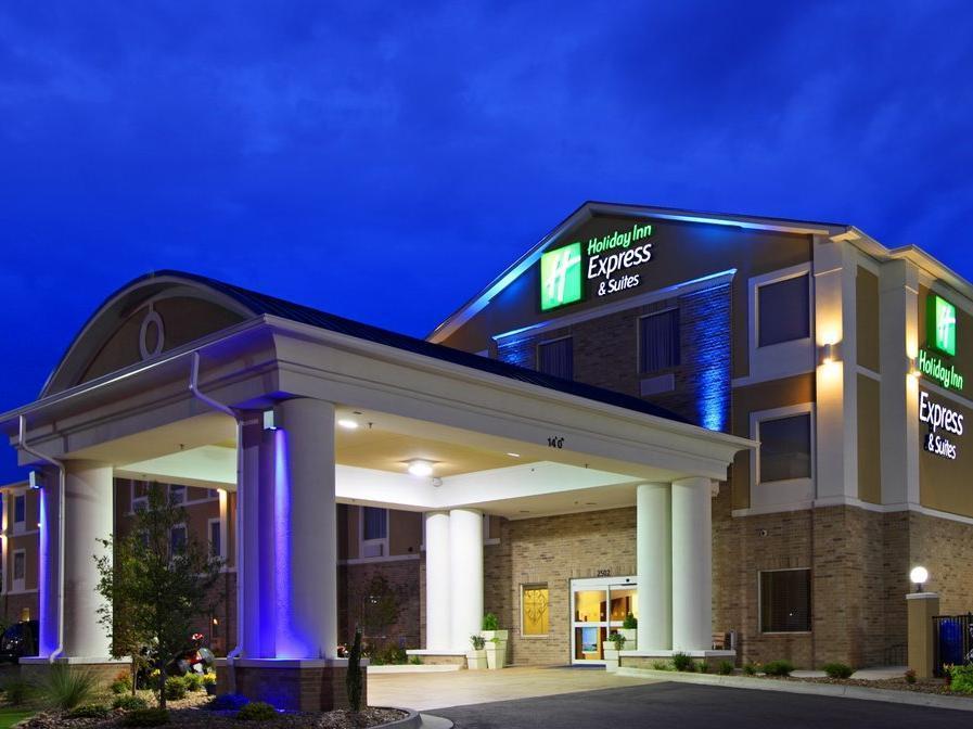 Holiday Inn Express & Suites Charlotte North, An Ihg Hotel Dış mekan fotoğraf